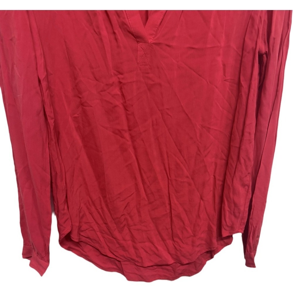 Velvet by Graham & Spencer Red Long Sleeve Blouse Women's Medium Split Neck - Picture 3 of 6